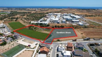Shared field in Xylotymvou, Larnaka